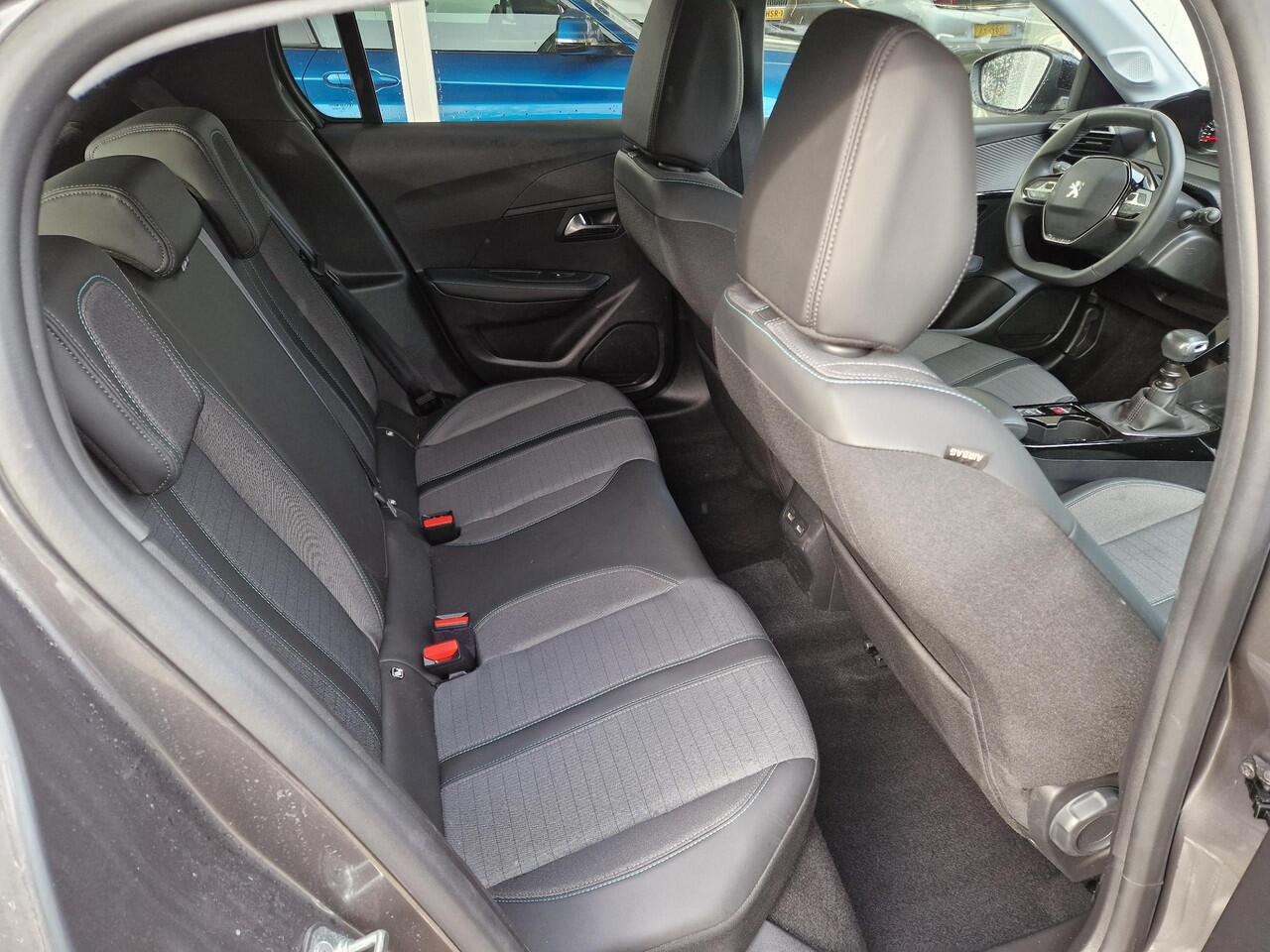 Peugeot 208 1.2T 100pk Allure | Climate & Cruise Control | Stoelverwarming | Achteruit Rijd Camera| AppleCarplay/Android auto |