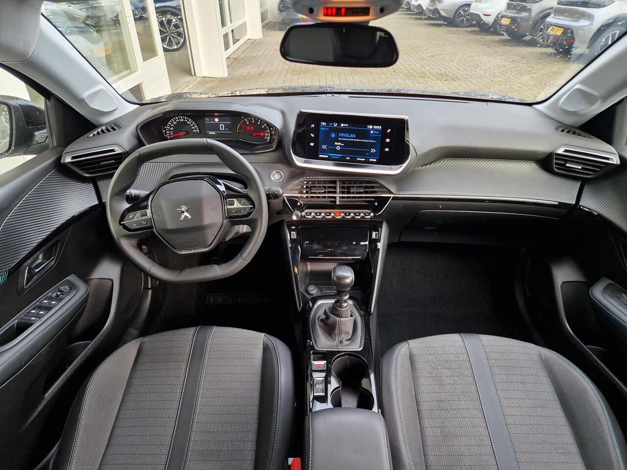 Peugeot 208 1.2T 100pk Allure | Climate & Cruise Control | Stoelverwarming | Achteruit Rijd Camera| AppleCarplay/Android auto |