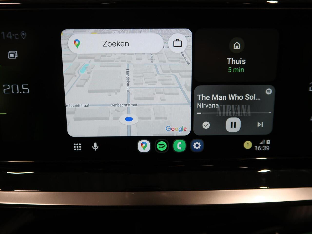 Peugeot 208 1.2 PureTech GT BTW Automaat 131pk App connect Digitaal Dashboard Sportstoelen Half Leer Camera 17 inch Sportvelgen Onderhoud aanwezig