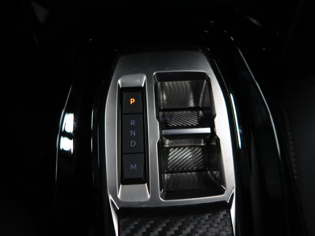 Peugeot 208 1.2 PureTech GT BTW Automaat 131pk App connect Digitaal Dashboard Sportstoelen Half Leer Camera 17 inch Sportvelgen Onderhoud aanwezig