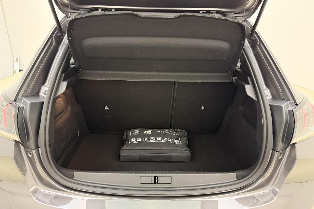 Peugeot 208 1.2 PureTech Allure 100 PK | Handgeschakeld | Parkeersensor | Getinte ramen | Airco | Mirror screen | Apple Carplay | Licht metalen velgen | Cruise Control | 1e eigenaar | Dealer onderhouden