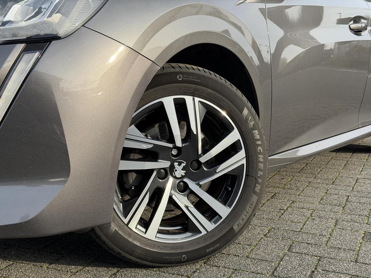 Peugeot 208 Allure Pack 1.2 PureTech 100PK Navigatie, Achteruitrijcamera, Keyless, Stoelverwarming, Adaptieve Cruise Control, Climate Control