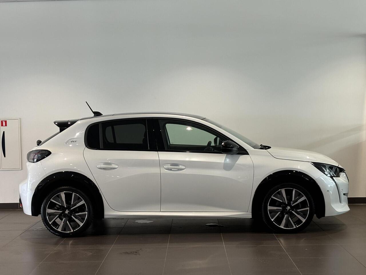 Peugeot 208 GT 1.2 Turbo 130pk EAT8 | PARELMOER | PANODAK | NAVI | ADAPTIVE CRUISE | KEYLESS ENTRY | BLACK DIAMOND DAK | CAMERA | DAB+
