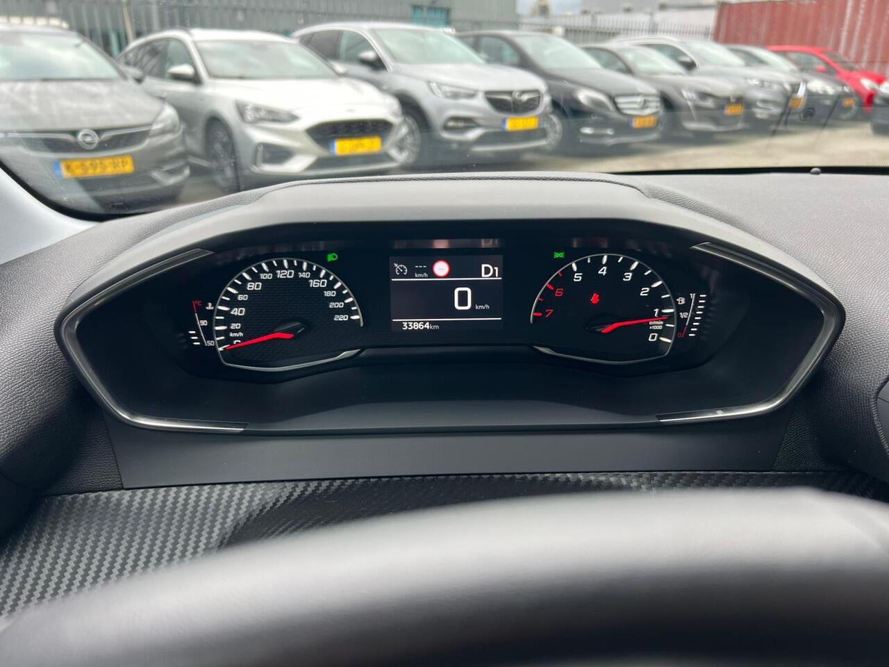Peugeot 208 1.2 PureTech Allure NL AUTO | PDC | LAGE KM