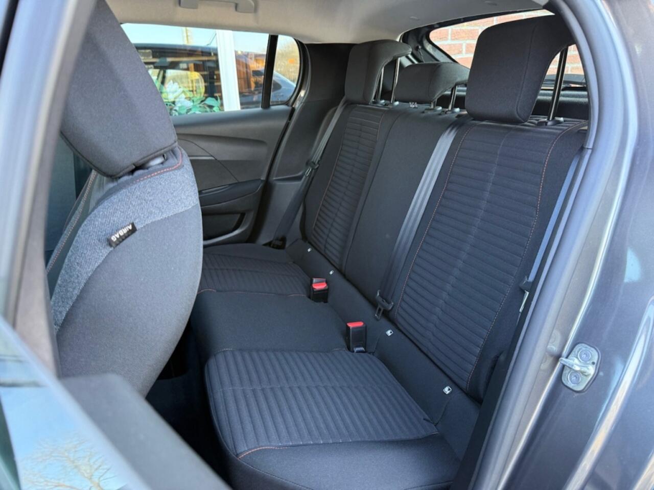 Peugeot 208 1.2 PureTech Active RIJKLAAR INCL. GARANTIE / LED / NAVI / AIRCO