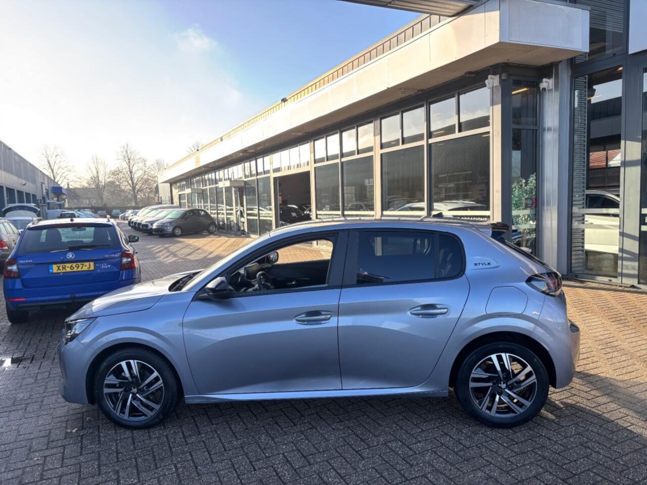 Peugeot 208 1.2 PURETECH STYLE AIRCO CRUISE PDC CARPLAY.