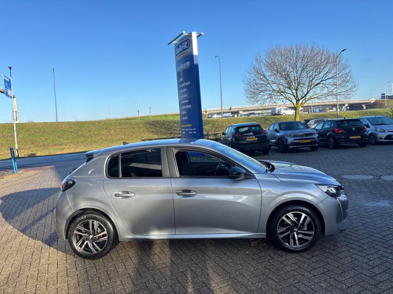 Peugeot 208 1.2 PURETECH STYLE AIRCO CRUISE PDC CARPLAY.