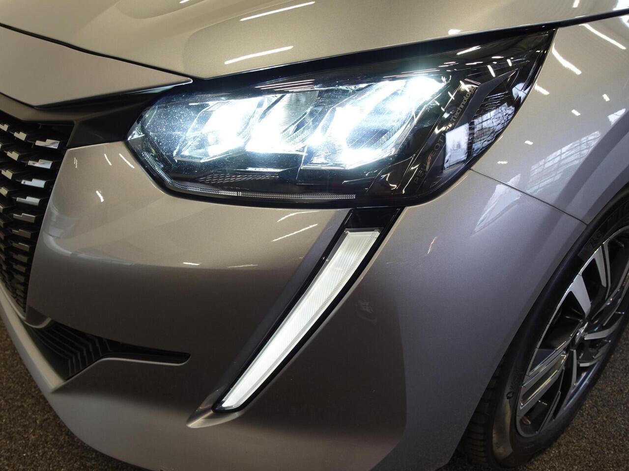 Peugeot 208 1.2 100pk Automaat Allure Pack Navigatie Apple Carplay/Android Auto CameraCruise Control Virtual Cockpit Climate Control