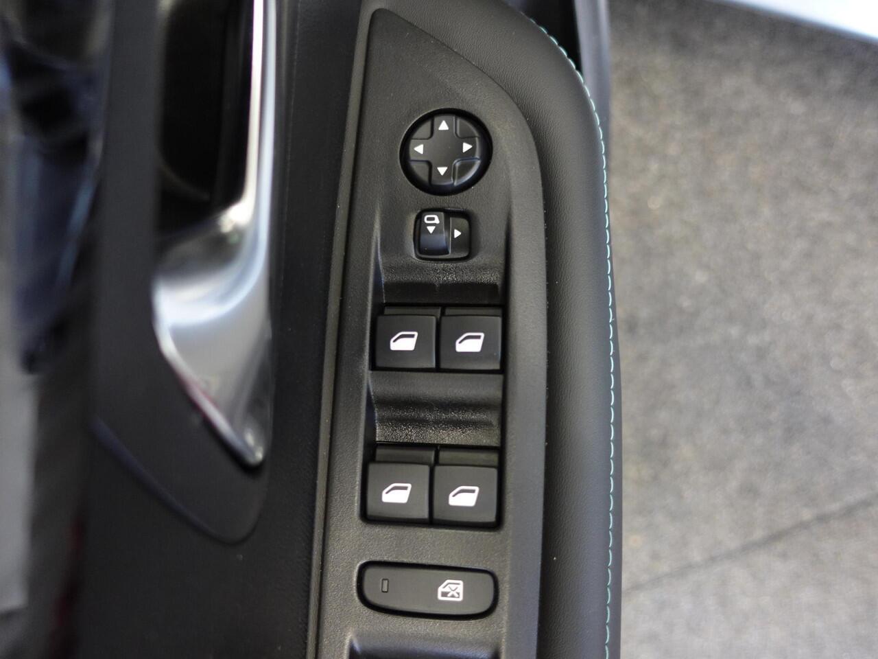 Peugeot 208 1.2 100pk Automaat Allure Pack Navigatie Apple Carplay/Android Auto CameraCruise Control Virtual Cockpit Climate Control