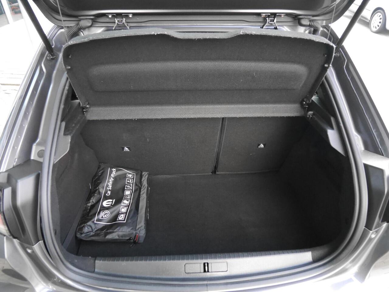 Peugeot 208 1.2 PureTech Active | Airco | Navigatie | Cruise control | Apple carplay/ Android auto | Dab radio | Led dag rijverlichting | Rijstrooksensor met correctie