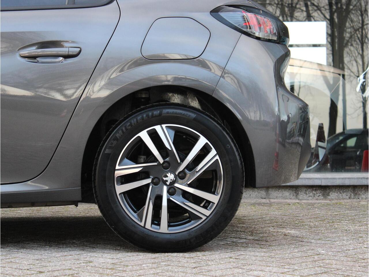 Peugeot 208 1.2 PT Style | Camera / Navi / Cruise Control