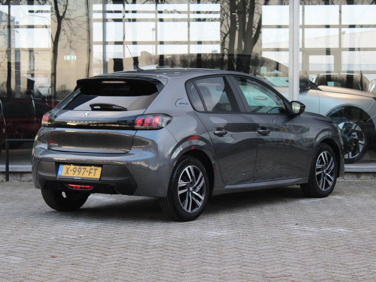 Peugeot 208 1.2 PT Style | Camera / Navi / Cruise Control