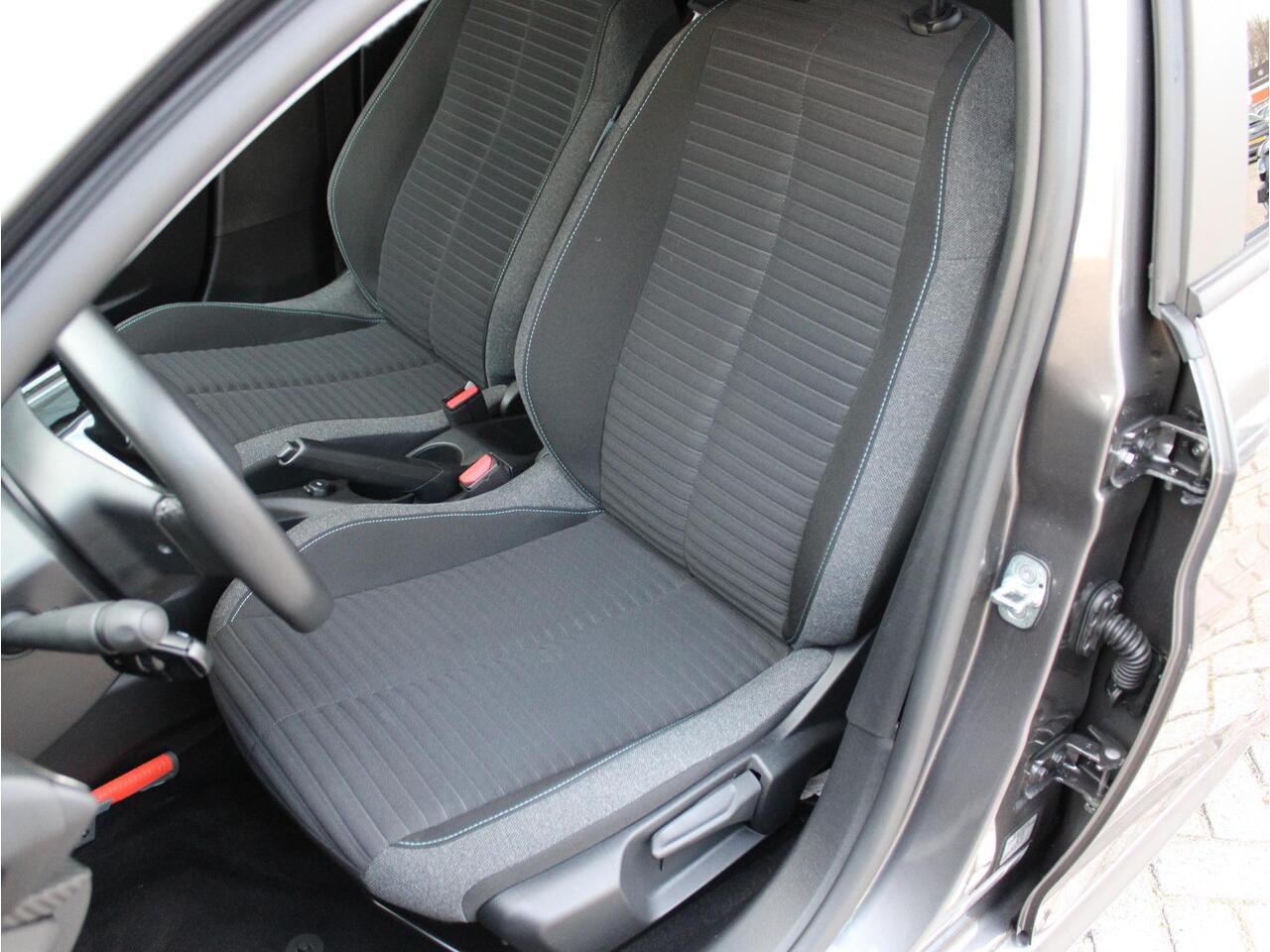 Peugeot 208 1.2 PT Style | Camera / Navi / Cruise Control