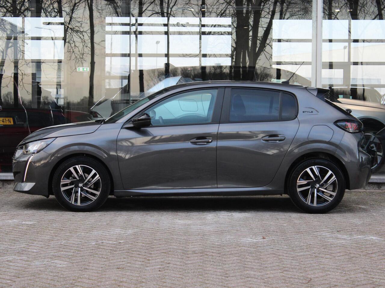 Peugeot 208 1.2 PT Style | Camera / Navi / Cruise Control