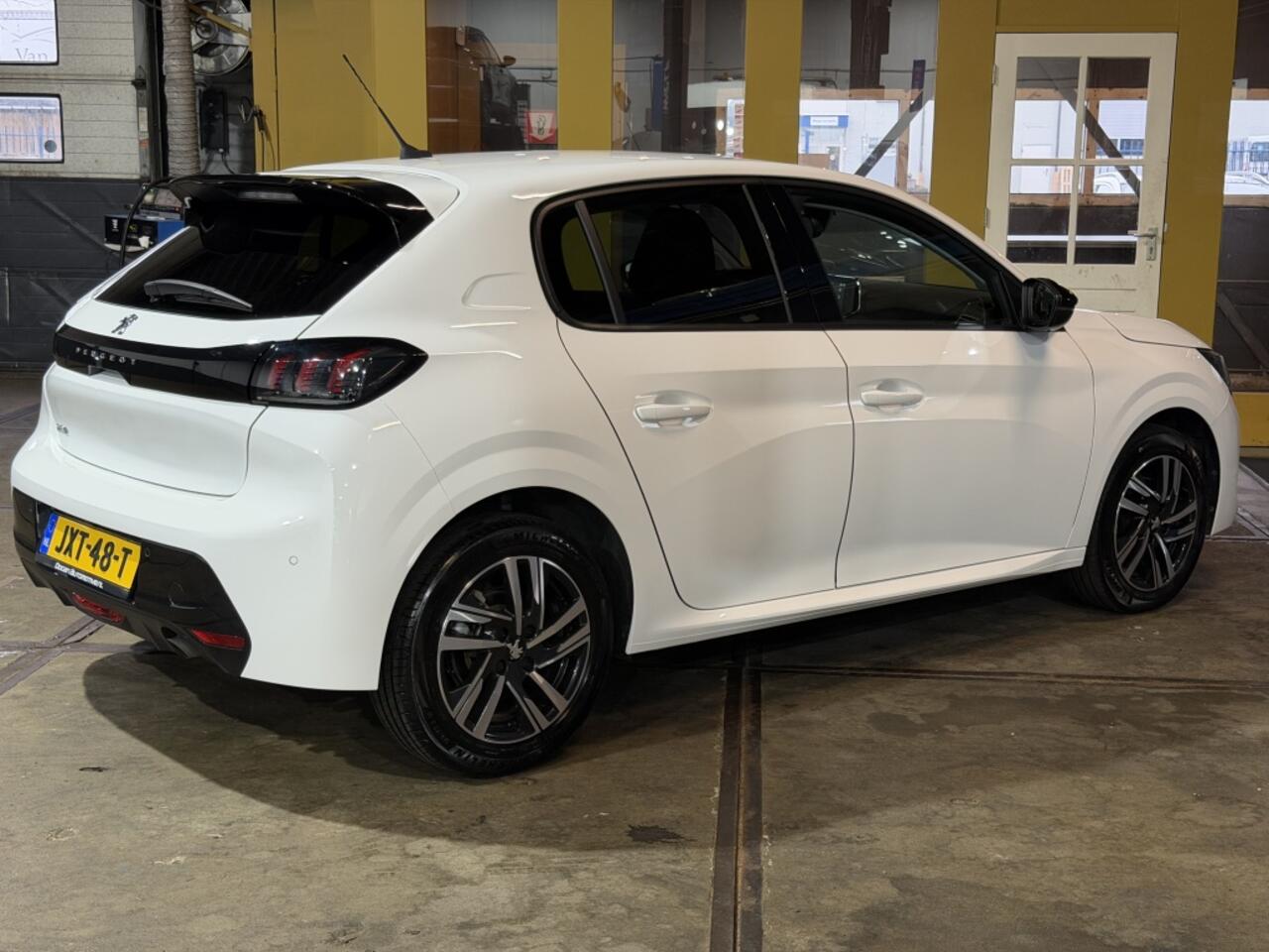 Peugeot 208 1.2 PT GT PACK | AUTOMAAT | VIRTUAL COCKPIT | KEYLESS | CAMERA |
