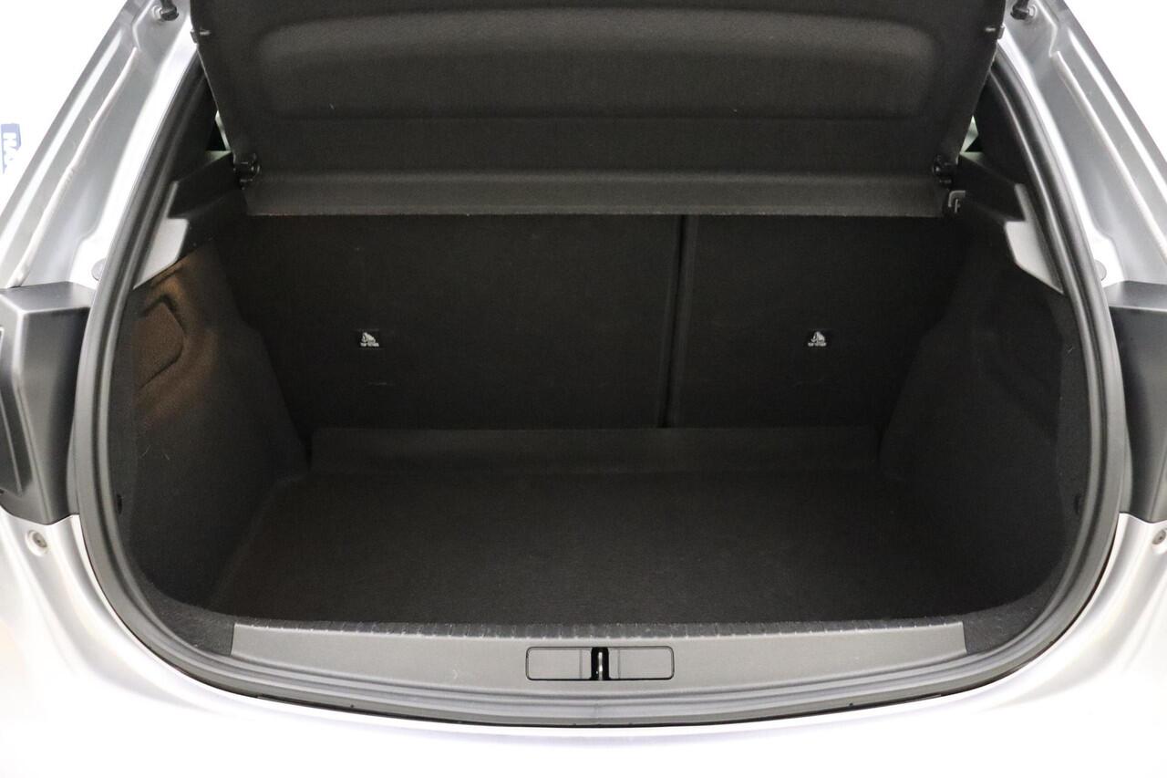 Peugeot 208 Hybrid e-DCS6 Allure 100 PK | Automaat | Licht metalen velgen | Camera | Parkeersensor | Navigatie | DAB+ | Adaptieve cruise control | 1e eigenaar