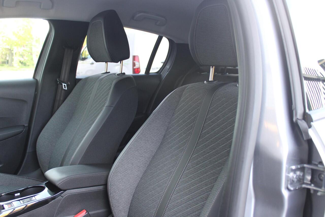 Peugeot 208 1.2 100PK ALLURE | CAMERA VOOR + ACHTER | KEYLESS ENTRY/START | DODEHOEK DETECTIE | NAVIGATIE | DRAADLOZE APPLE CARPLAY/ANDROID AUTO | PARKEERSENSOREN VOOR + ACHTER | ADAPTIVE CRUISE CONTROL | DAB+ RADIO | LED KOPLAMPEN |