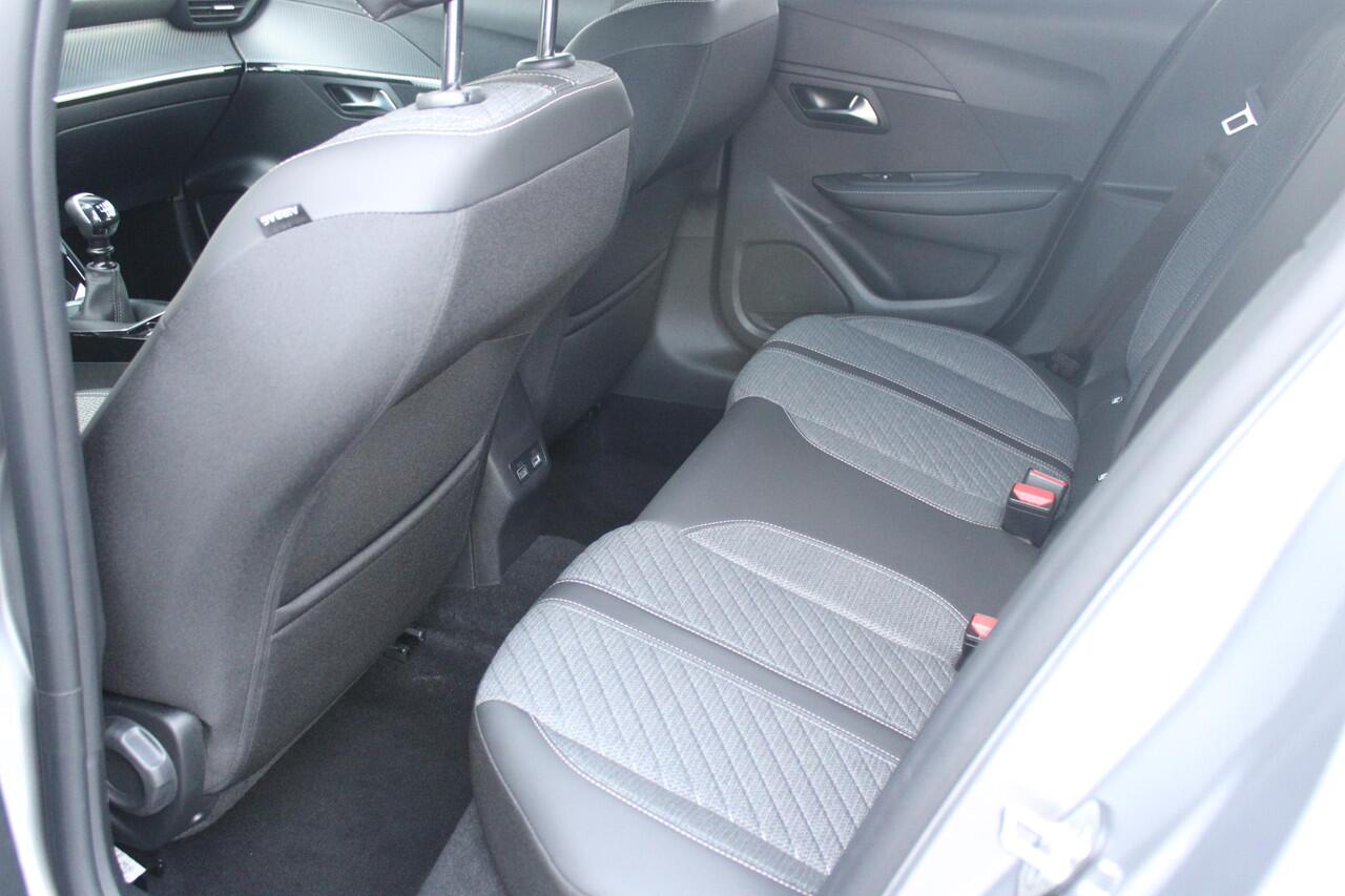 Peugeot 208 1.2 100PK ALLURE | CAMERA VOOR + ACHTER | KEYLESS ENTRY/START | DODEHOEK DETECTIE | NAVIGATIE | DRAADLOZE APPLE CARPLAY/ANDROID AUTO | PARKEERSENSOREN VOOR + ACHTER | ADAPTIVE CRUISE CONTROL | DAB+ RADIO | LED KOPLAMPEN |