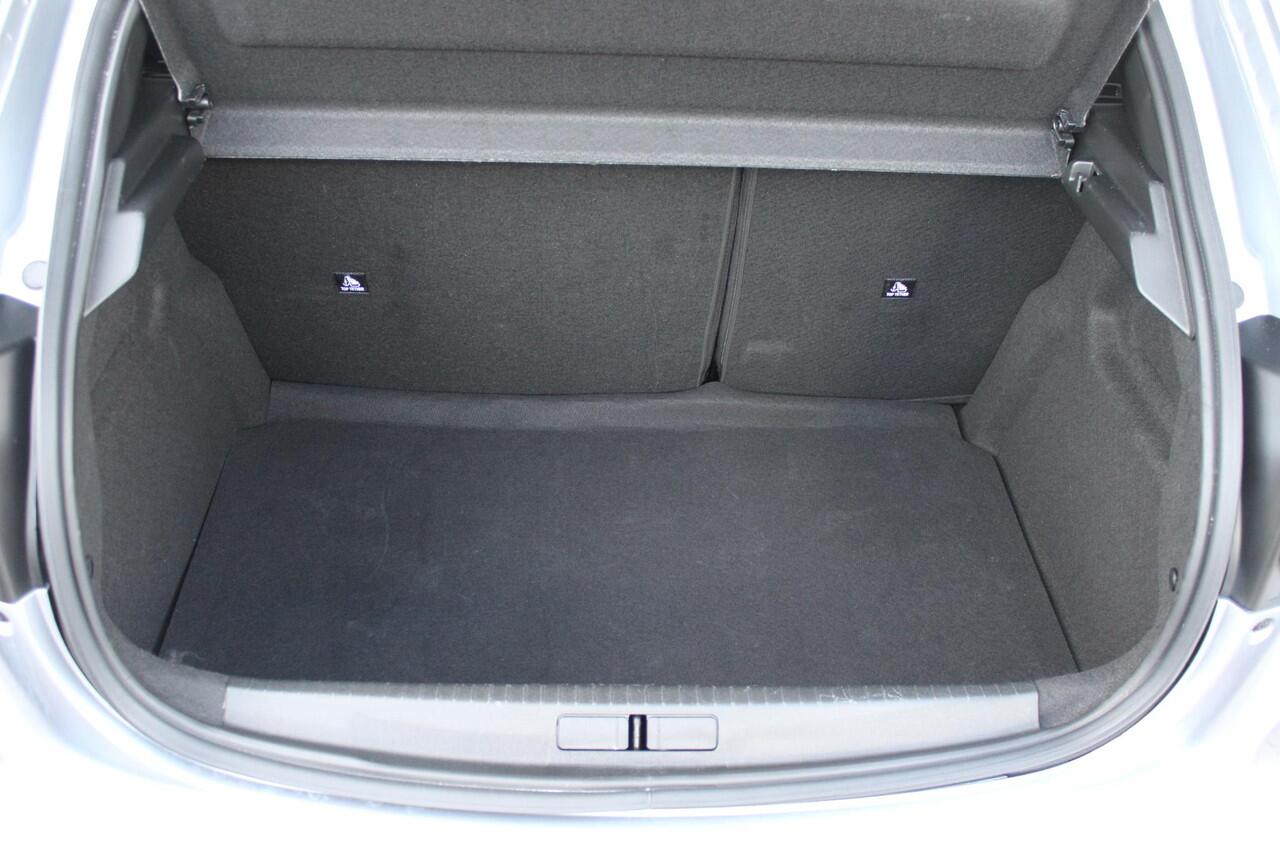 Peugeot 208 1.2 100PK ALLURE | CAMERA VOOR + ACHTER | KEYLESS ENTRY/START | DODEHOEK DETECTIE | NAVIGATIE | DRAADLOZE APPLE CARPLAY/ANDROID AUTO | PARKEERSENSOREN VOOR + ACHTER | ADAPTIVE CRUISE CONTROL | DAB+ RADIO | LED KOPLAMPEN |