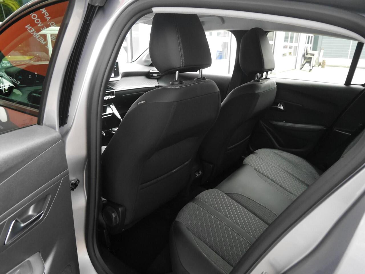 Peugeot 208 Hybrid 100 e-DCS6 Allure | Camera | Stoelverwarming | Automaat | Adaptieve Cruise control | Climate Control