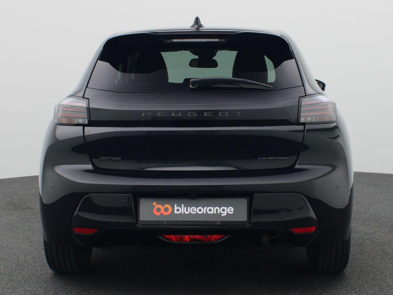 Peugeot 208 1.2 Hybrid Allure 110PK e-DCS6 full led, adaptive cruise control, navigatie, achteruitrijcamera, stoelverwarming voor, keyless, 16" lichtmetaal
