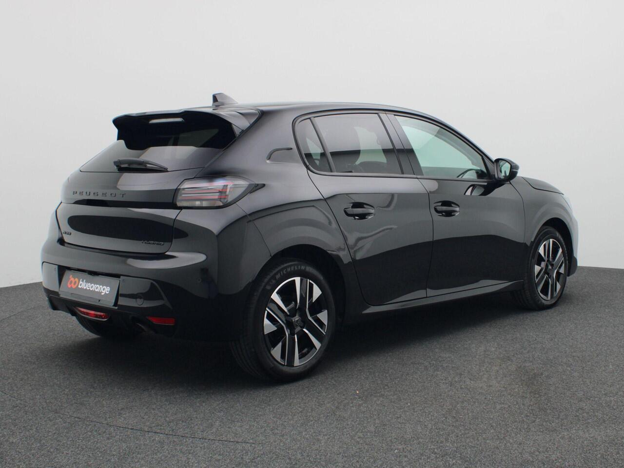Peugeot 208 1.2 Hybrid Allure 110PK e-DCS6 full led, adaptive cruise control, navigatie, achteruitrijcamera, stoelverwarming voor, keyless, 16" lichtmetaal