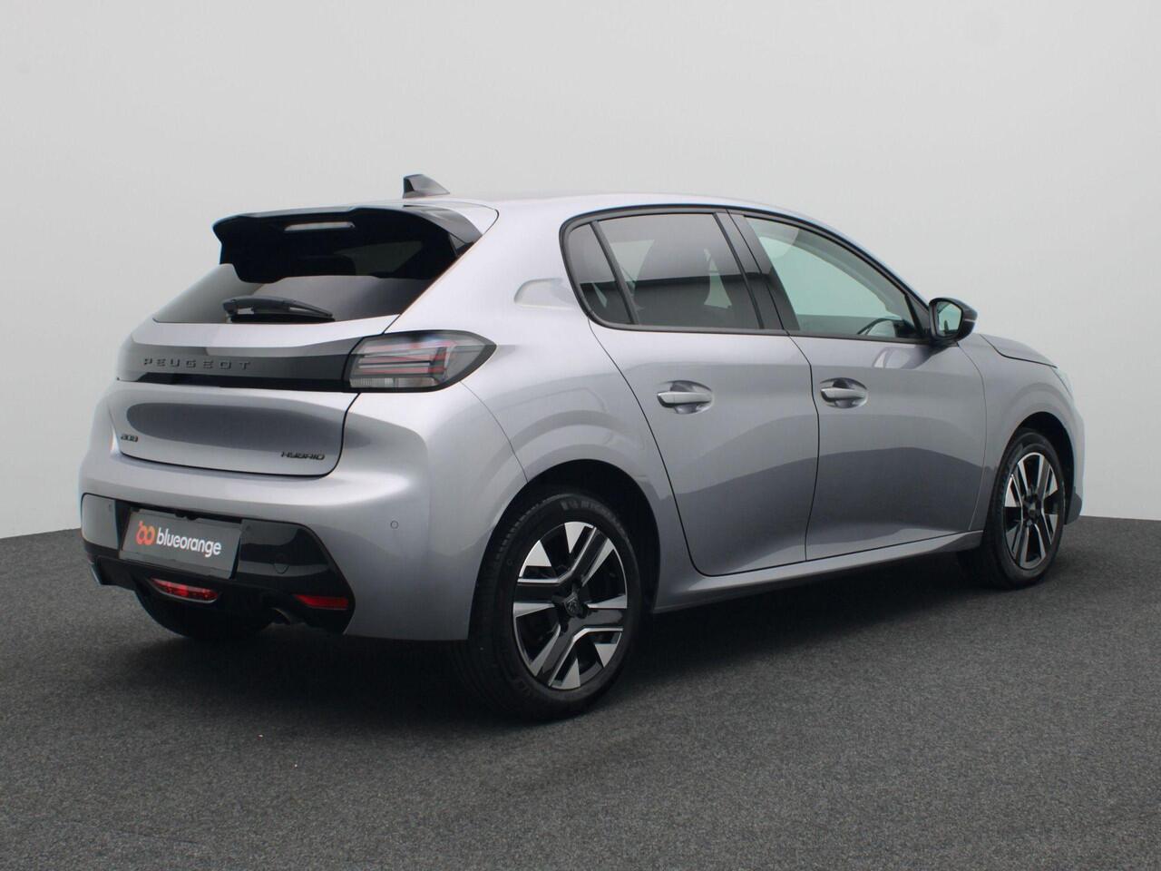 Peugeot 208 1.2 Hybrid Allure 110PK e-DCS6 full led, adaptive cruise control, navigatie, achteruitrijcamera, stoelverwarming voor, keyless, 16" lichtmetaal