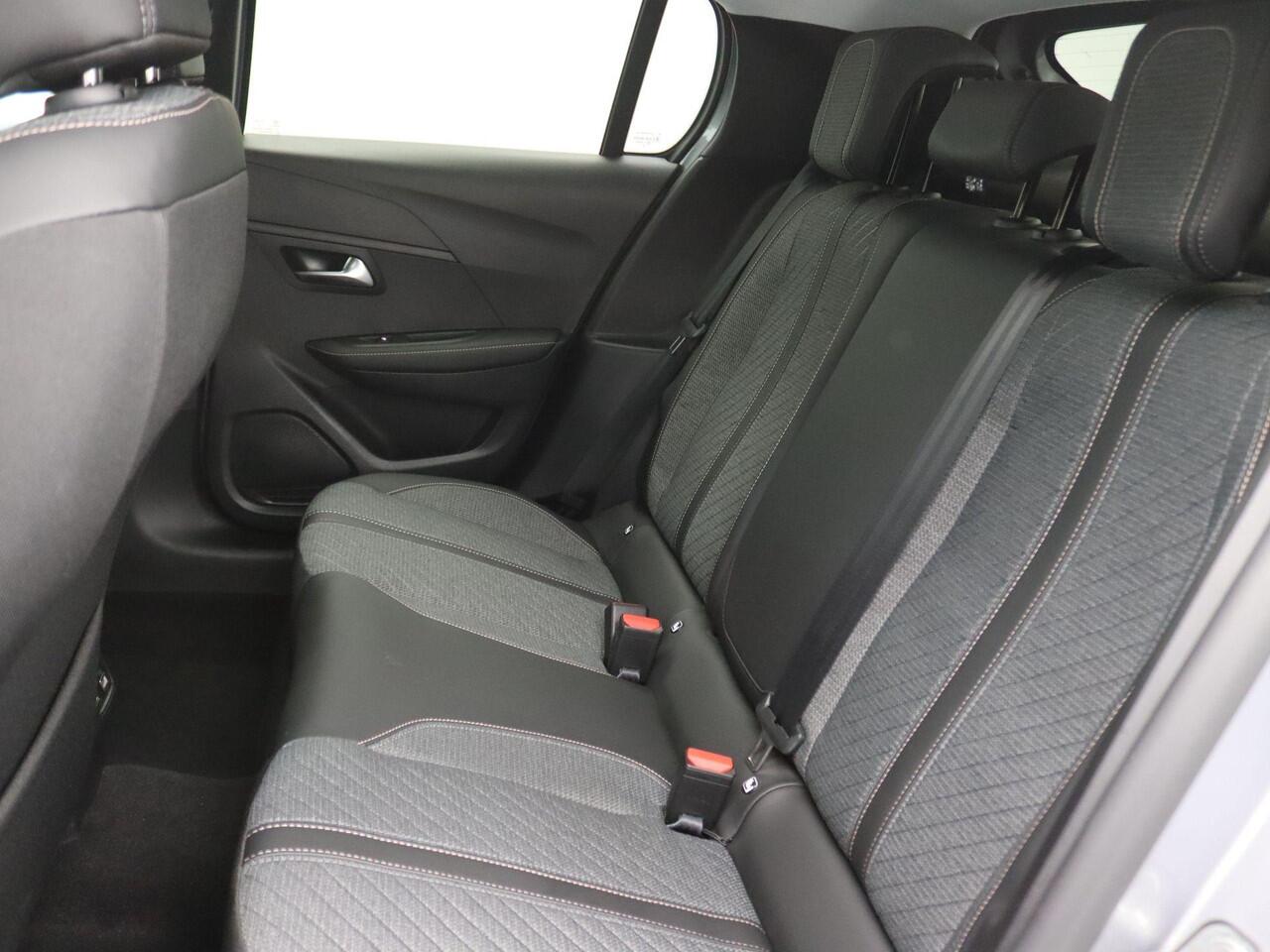 Peugeot 208 1.2 Hybrid Allure 110PK e-DCS6 full led, adaptive cruise control, navigatie, achteruitrijcamera, stoelverwarming voor, keyless, 16" lichtmetaal