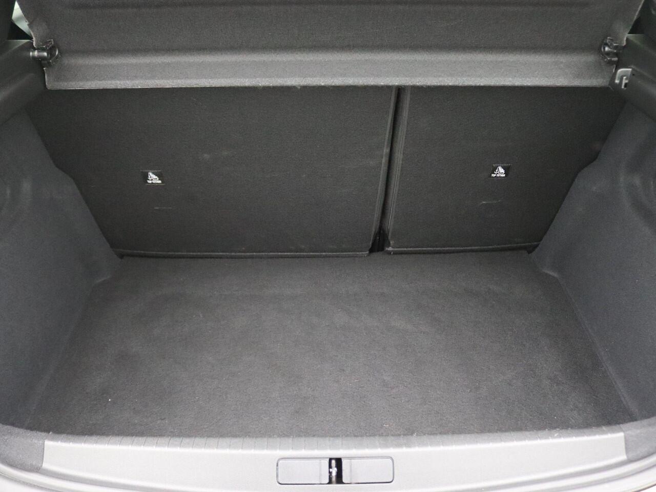 Peugeot 208 1.2 Hybrid Allure 110PK e-DCS6 full led, adaptive cruise control, navigatie, achteruitrijcamera, stoelverwarming voor, keyless, 16" lichtmetaal