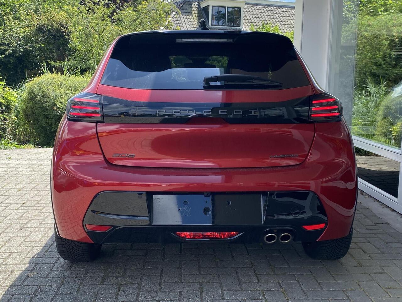 Peugeot 208 1.2 Hybrid 145 e-DCS6 GT | DEMO | Keyless Entry | Full LED | 360 graden camera | Navi | Dodehoek detectie | Apple Carplay/Android Auto