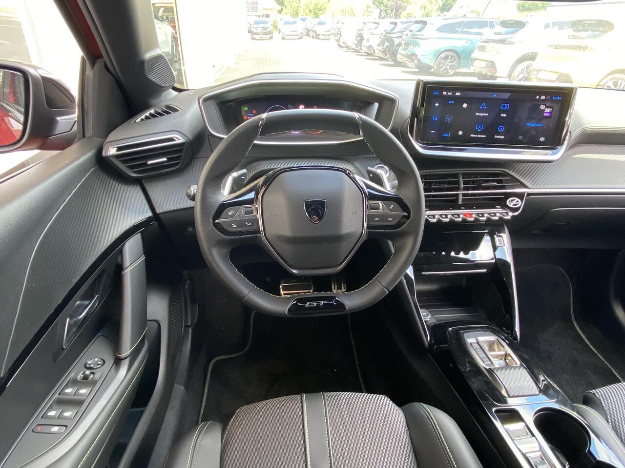 Peugeot 208 1.2 Hybrid 145 e-DCS6 GT | DEMO | Keyless Entry | Full LED | 360 graden camera | Navi | Dodehoek detectie | Apple Carplay/Android Auto