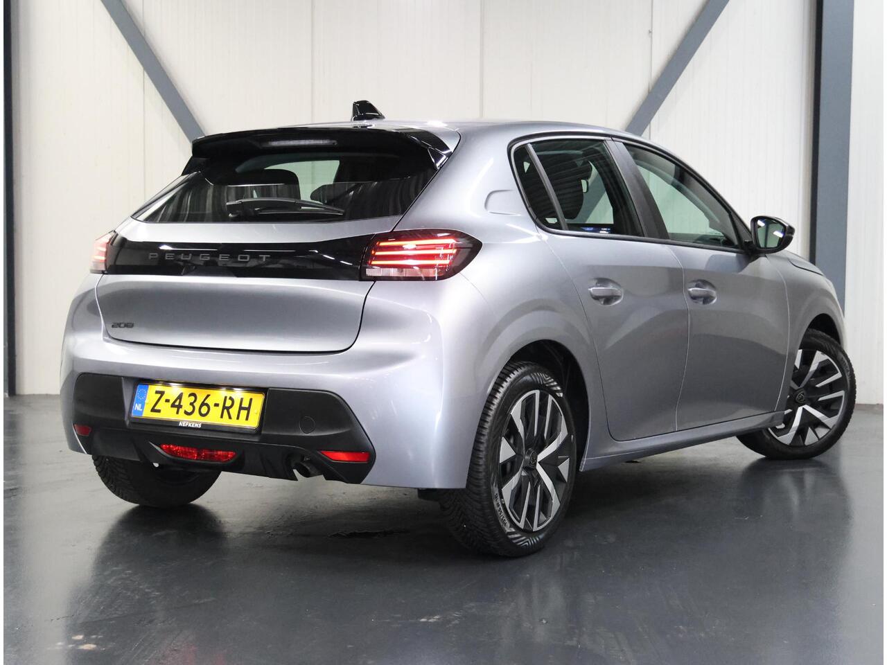 Peugeot 208 1.2 75PK Active | AppleCarplay/Android Auto | Airco | Navigatie | FULL LED | Lederen Stuurwiel | Cruise Control | DAB Radio | Isofix |