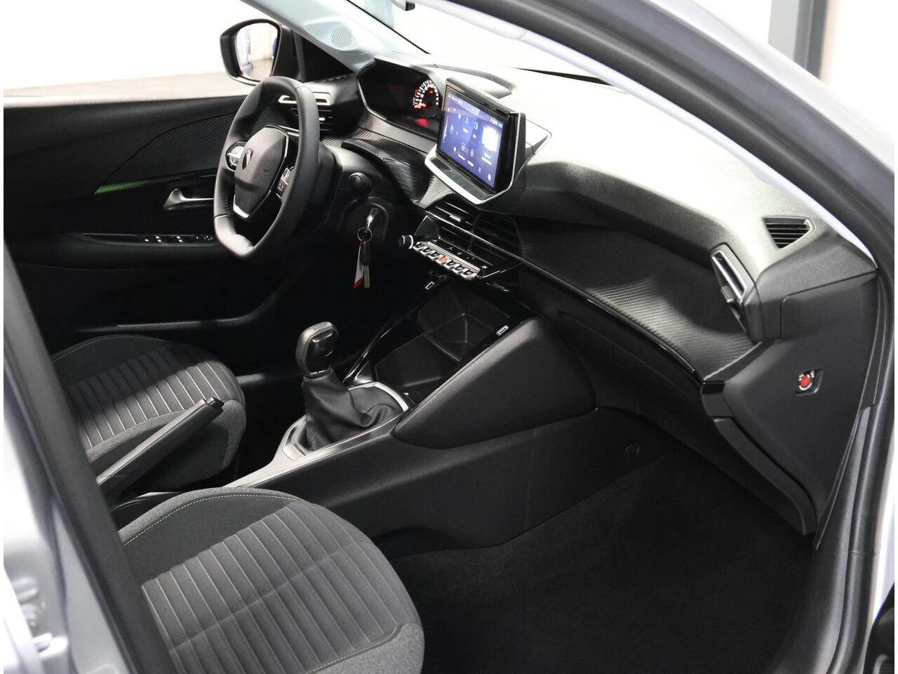 Peugeot 208 1.2 75PK Active | AppleCarplay/Android Auto | Airco | Navigatie | FULL LED | Lederen Stuurwiel | Cruise Control | DAB Radio | Isofix |