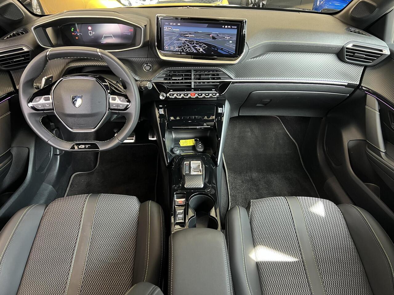 Peugeot 208 1.2 Hybrid 145 PK e-DCS6 GT | Apple Carplay/Android Auto | Camera | Cruise Control | LED Verlichting | Half-Leer | Parkeer Sensoren | 17"Lichtmetalen velgen | Keyless Entry ( Vestiging - Vianen )