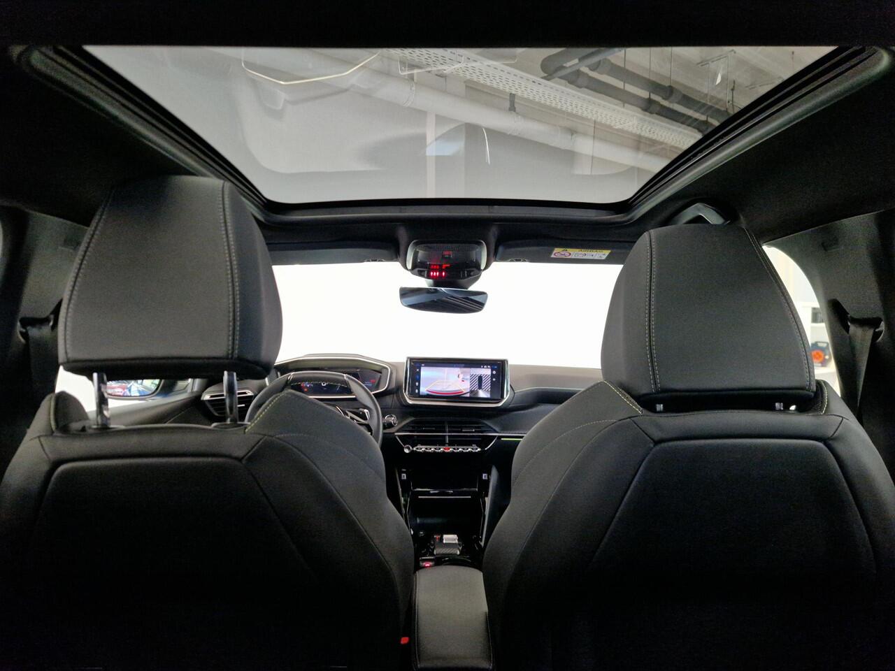 Peugeot 208 Hybrid 136 e-DCS6 GT | Automaat | Panoramadak | Draadloze telefoonlader | Achteruitrijcamera