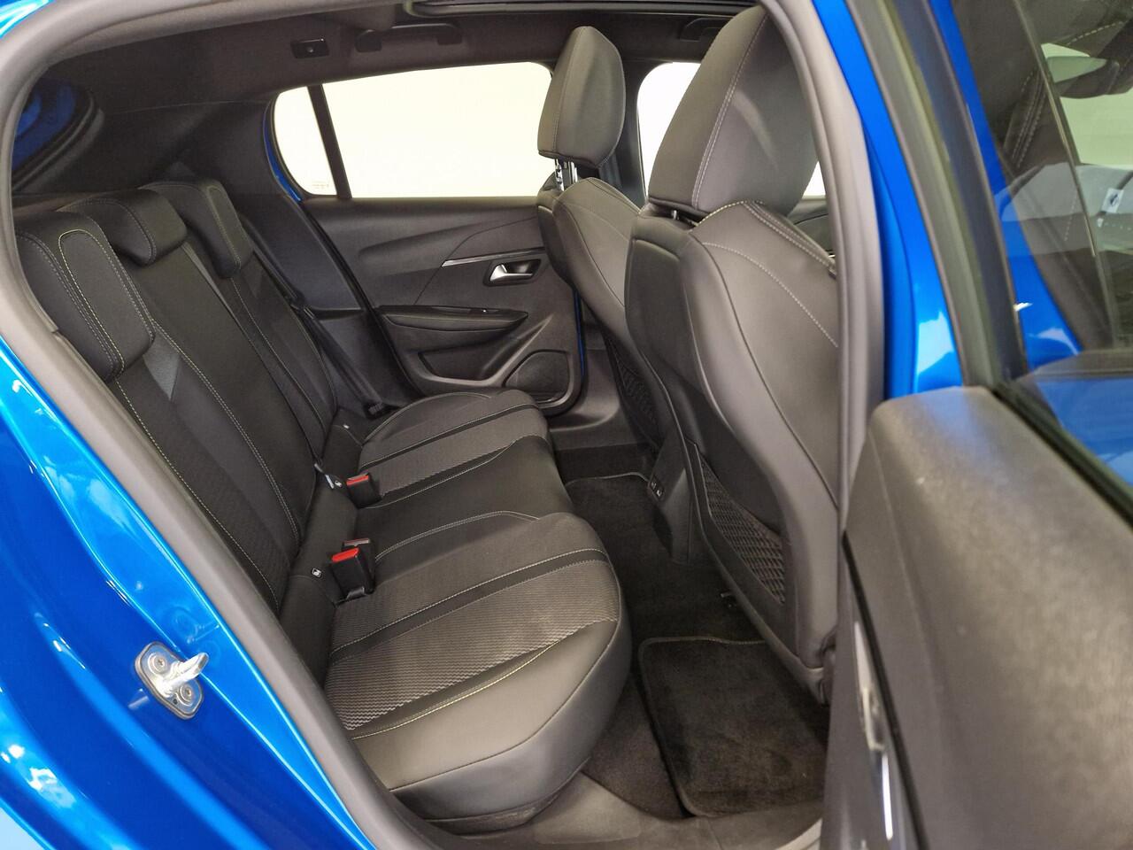 Peugeot 208 Hybrid 136 e-DCS6 GT | Automaat | Panoramadak | Draadloze telefoonlader | Achteruitrijcamera