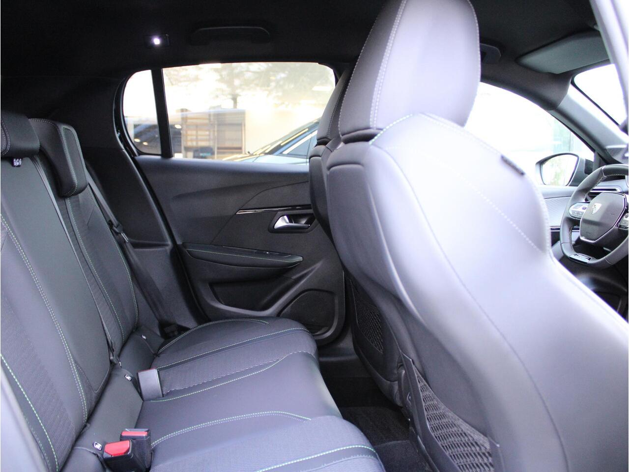 Peugeot 208 Hybrid 136 e-DCS6 GT | Navi / Camera / Climate