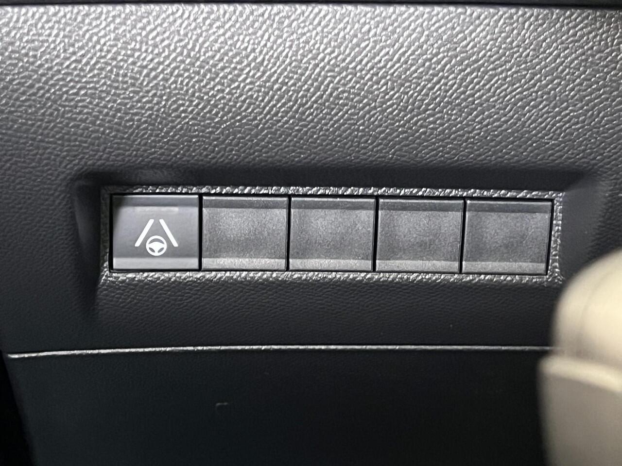 Peugeot 208 1.2 Hybrid 145 e-DCS6 GT | Navigatie | | Climate Control | LED Verlichting | Half Leer | Parkeer senrsoren | 360 Camera | Digitaal Dashboard ( Vestiging - Nieuwegein )