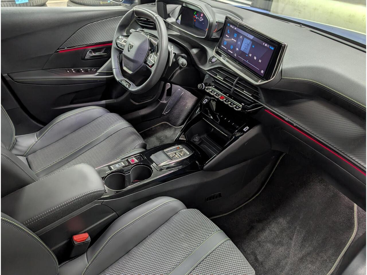 Peugeot 208 GT 1.2 Hybrid 145pk e-DCS6 | NAVI | ADAPTIVE CRUISE | 360° CAMERA | KEYLESS ENTRY | DODEHOEKBEW. | CLIMA | ALL-SEASONBANDEN |