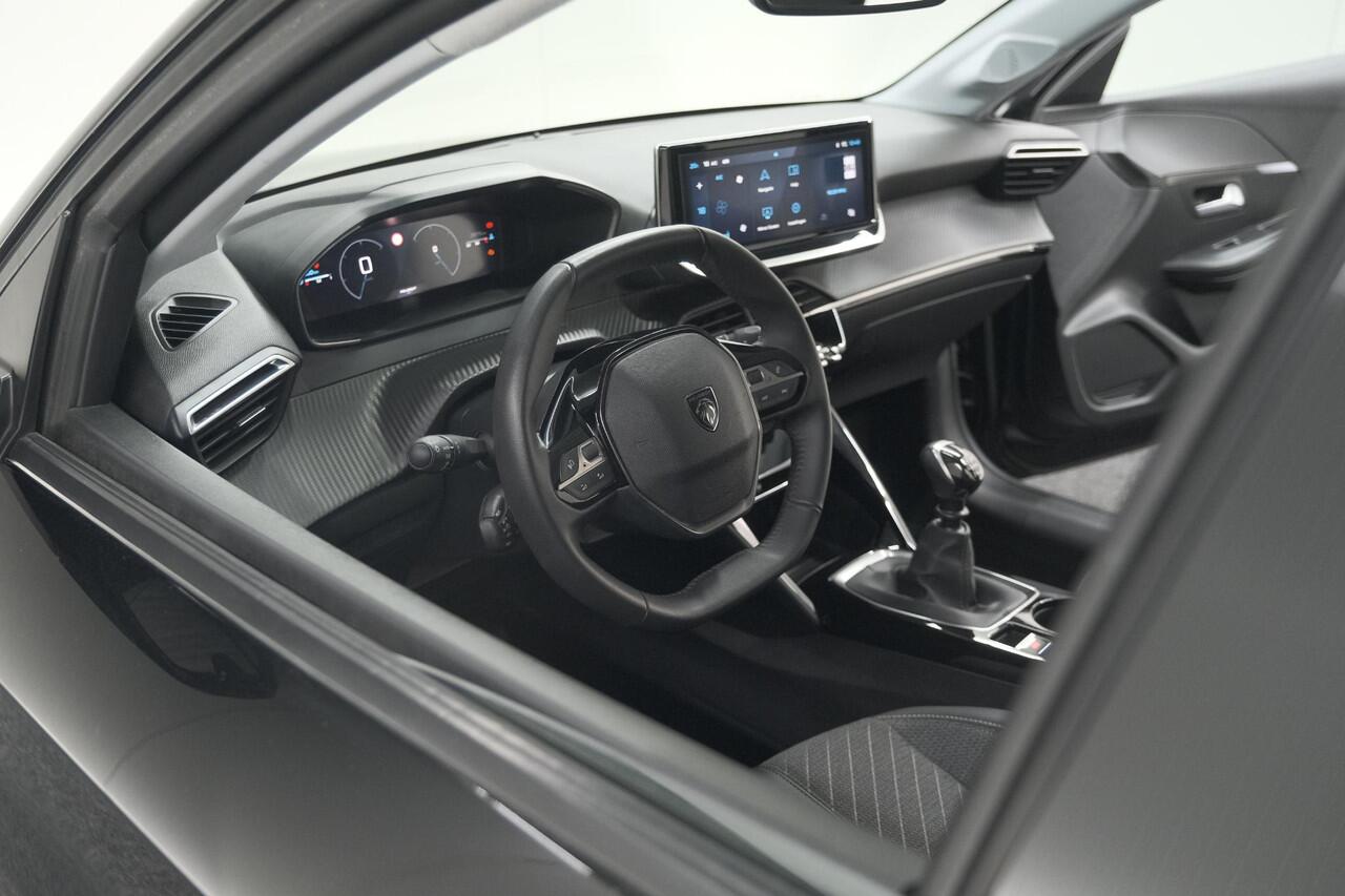 Peugeot 208 PureTech 100 Allure | Parkeersensoren | Navigatie | Apple Carplay