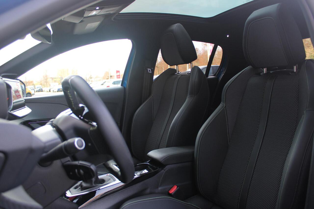 Peugeot 208 1.2 100PK GT | PANORAMA DAK | KEYLESS ENTRY/START | DRAADLOZE APPLE CARPLAY/ANDROID AUTO | CAMERA VOOR + ACHTER | DRAADLOZE TELEFOONLADER | 17" LICHTEMTALEN VELGEN | FULL LED KOPLAMPEN | DODEHOEK DETECTIE | PARKEERSENSOREN VOOR + ACHTER | CRUISE CONTROL |