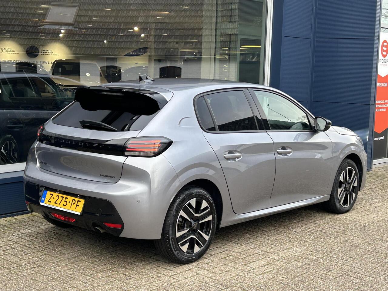 Peugeot 208 1.2 Hybrid 110 PK Automaat Allure | Navigatie | Camera | Climate Control | Adaptieve Cruise Control | LED Verlichting | Hybride Rijden met Automaat | 16" Lichtmetalen Velgen | Digitaal Dashboard | Parkeersensoren | Spoiler |
