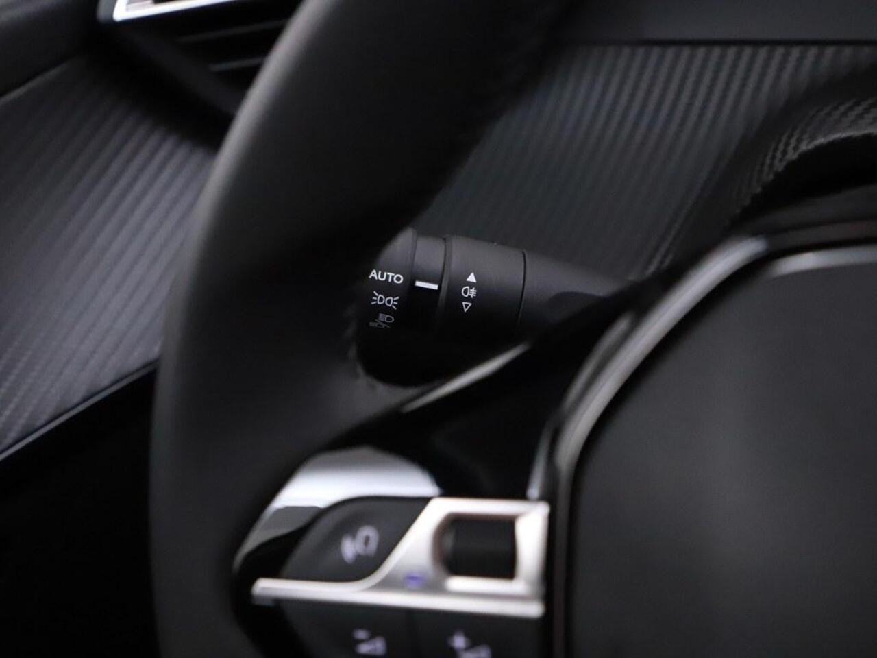 Peugeot 208 1.2T 100pk Allure Camera/Navi/DAB/ECC