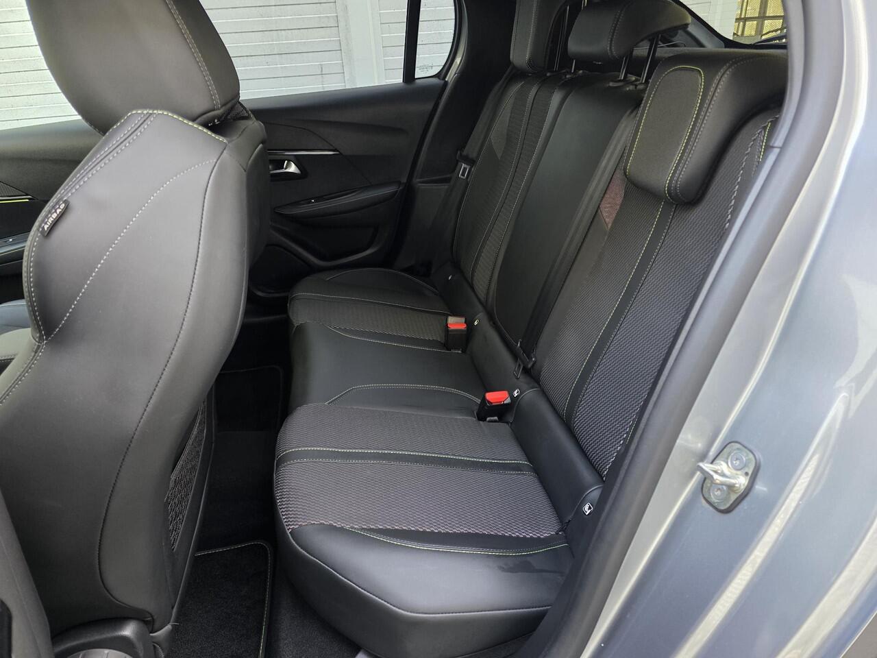 Peugeot 208 GT 1.2 Turbo 100pk H6 | ADAPTIVE CRUISE | 360° CAMERA | KEYLESS ENTRY | DODEHOEKBEW. | DRAADLOOS APPLE CARPLAY / ANDROID AUTO | CLIMA | ALL-SEASONBANDEN |