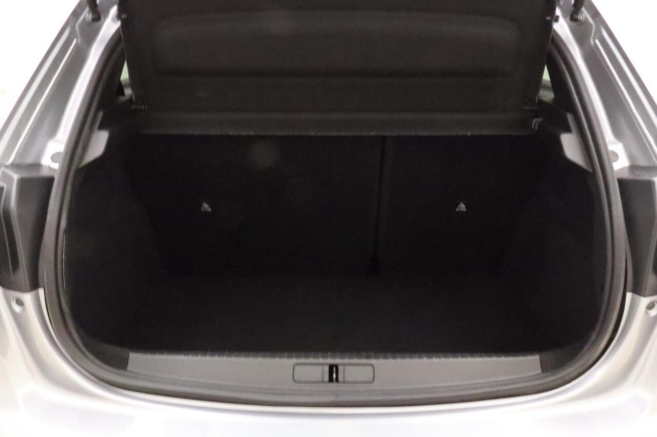 Peugeot 208 Hybrid 136 e-DCS6 GT | Navigatie | Climate & Cruise Control | Achteruitrij Camera | Apple CarPlay/Android Auto |