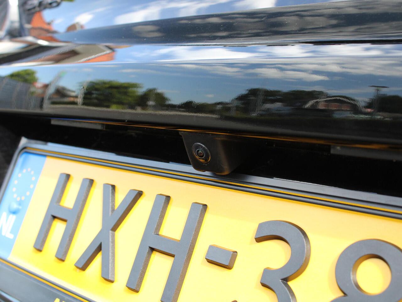 Peugeot 208 Allure 1.2 Hybrid 100PK e-DCS6 Automaat Navigatie, Achteruitrijcamera, Stoelverwarming, Adaptieve Cruise Control