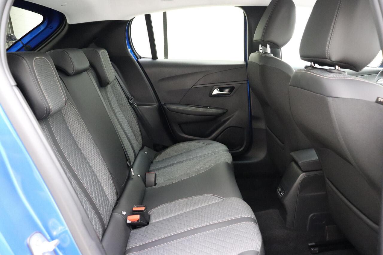 Peugeot 208 1.2T 100pk Allure |Navigatie | Apple Carplay/Android Auto | Camera | Climate & Cruise control | Parkeersensoren | LED koplampen |