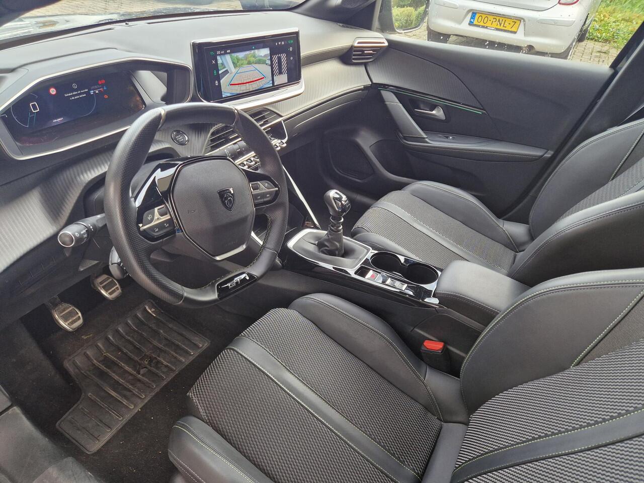 Peugeot 208 1.2T 100pk GT | Navigatie | Climate & Cruise Control | Parkeersensoren met Camera | AppleCarPlay/AndroidAuto |