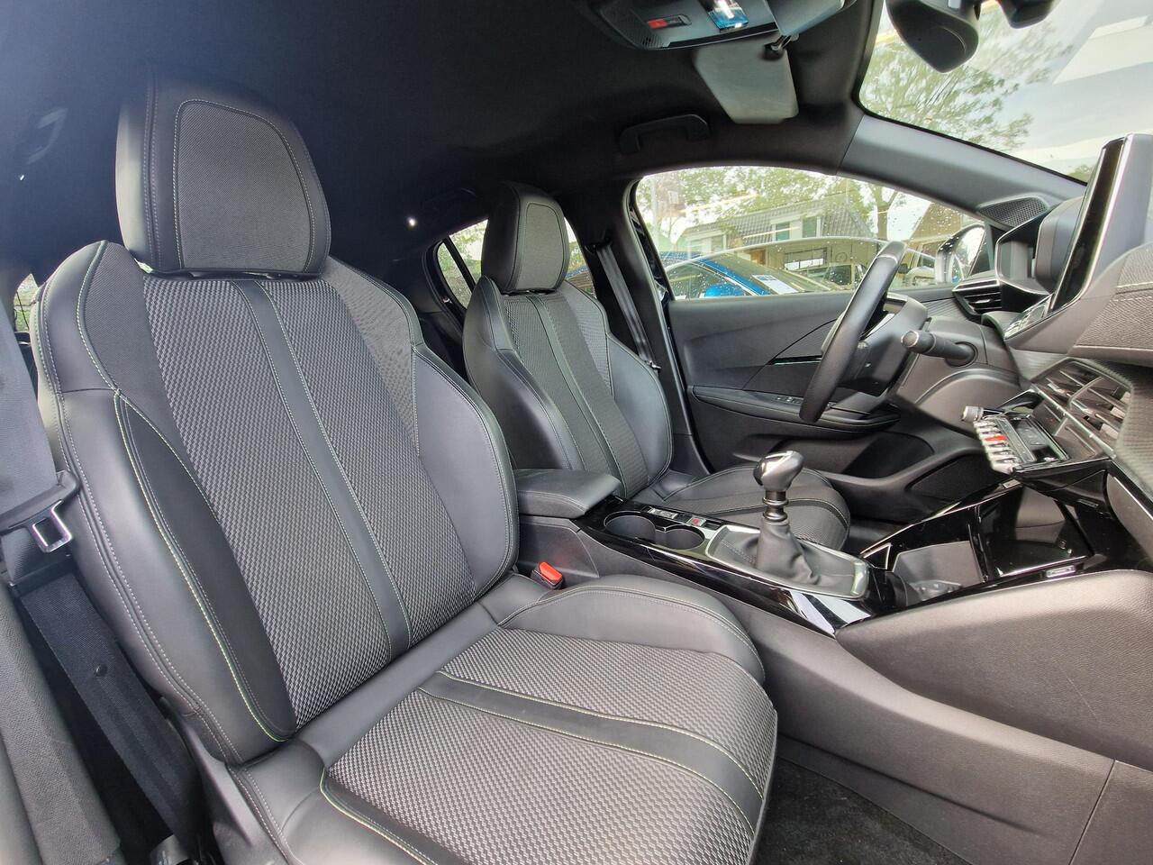 Peugeot 208 1.2T 100pk GT | Navigatie | Climate & Cruise Control | Parkeersensoren met Camera | AppleCarPlay/AndroidAuto |