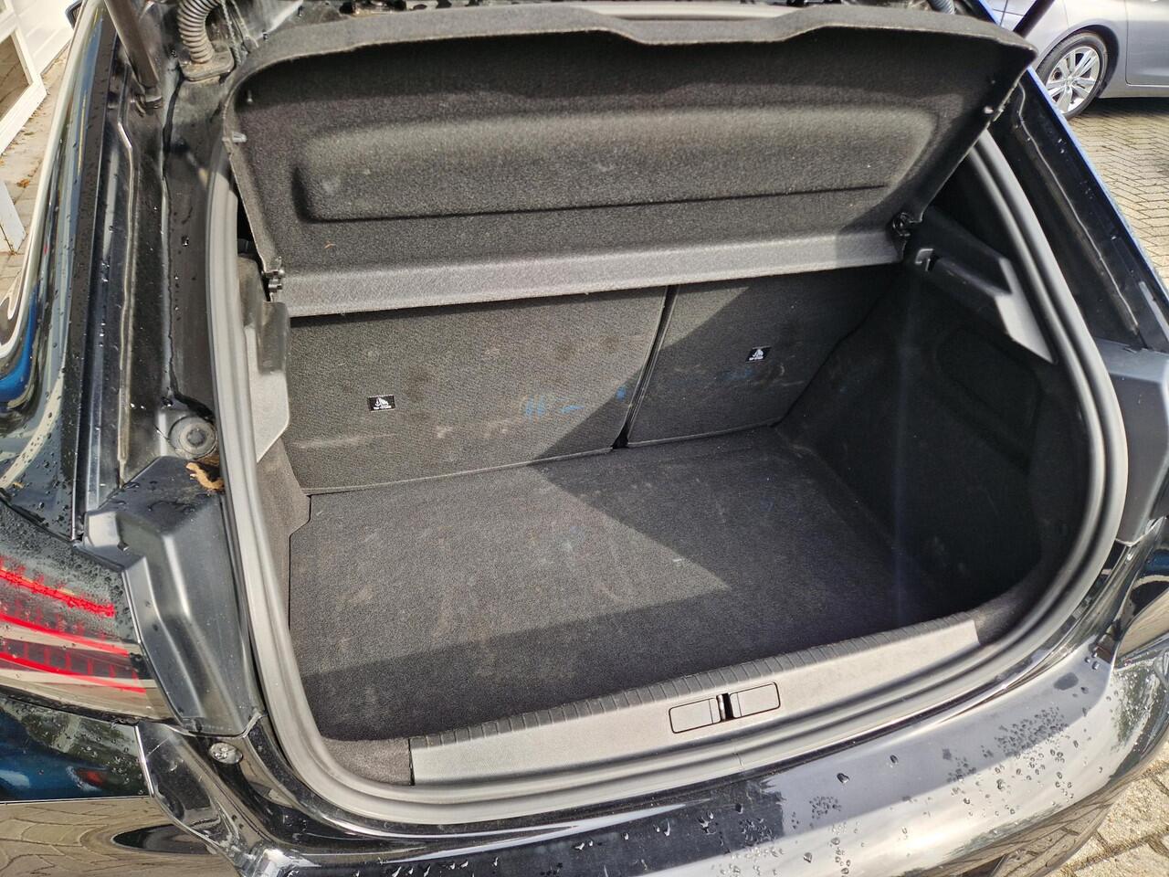 Peugeot 208 1.2T 100pk GT | Navigatie | Climate & Cruise Control | Parkeersensoren met Camera | AppleCarPlay/AndroidAuto |